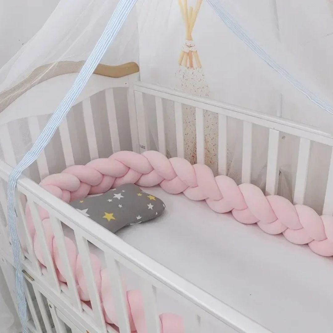 tresse-de-lit-bebe-rose-uni-fille