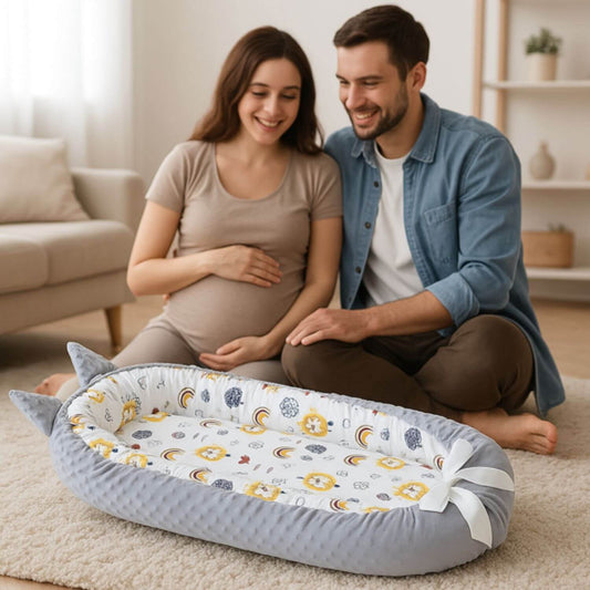papa maman regardent nid dange bebe